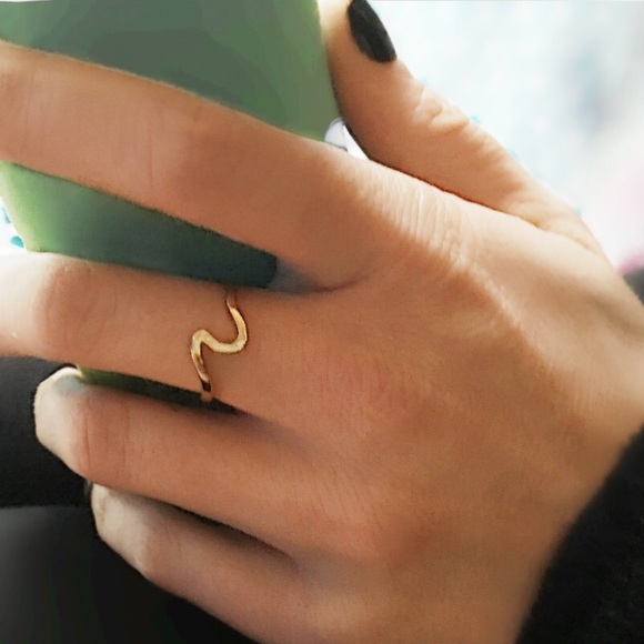 Wave Ring - Picture 2 of 5
